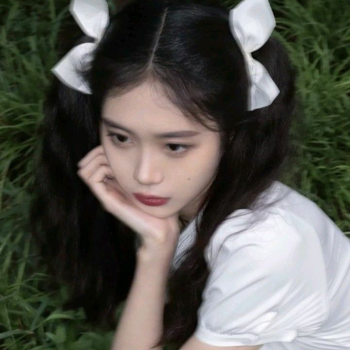 美女头像真人高冷_美女壁纸桌面