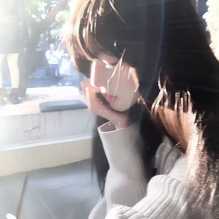 美女照片游泳写真壁纸_美女头像真人背影