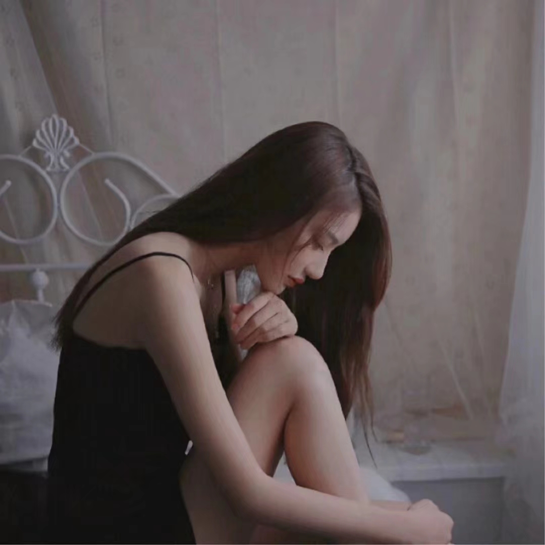 美女头像真人背影_美女壁纸
