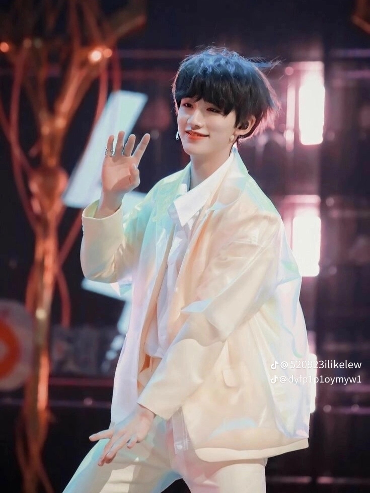 美女图片微信头像真人背影_美女壁纸
