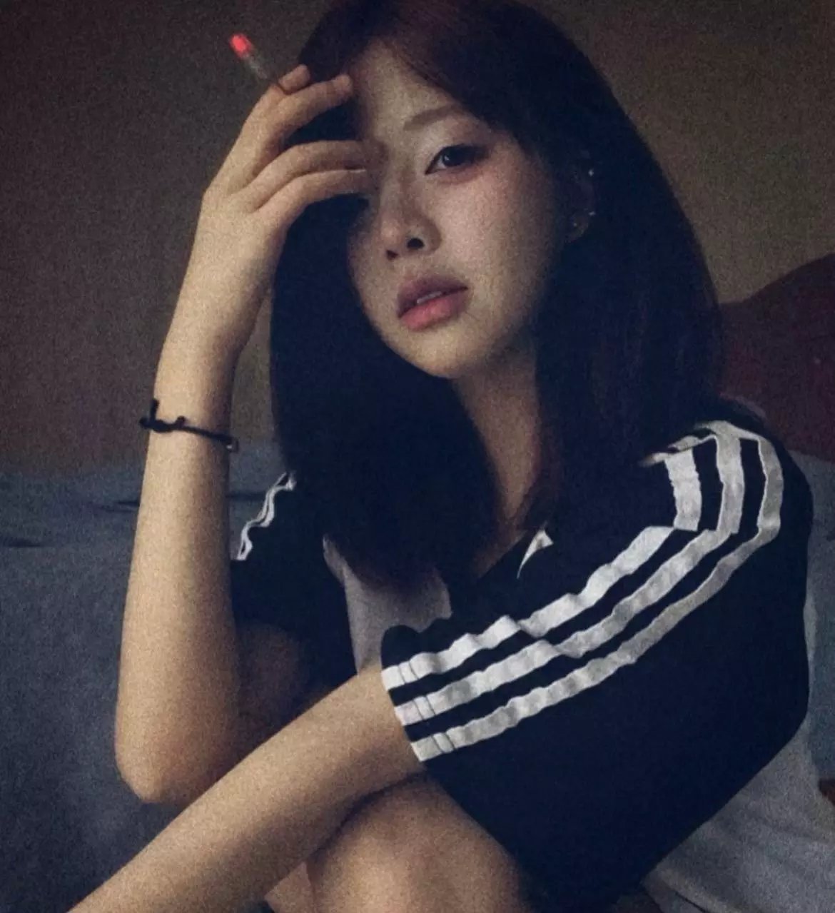 美女照片游泳卡通_美女图片微信头像侧脸