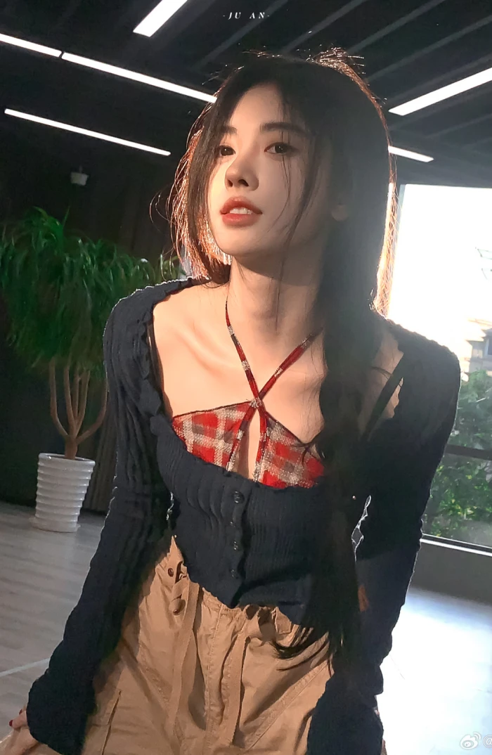 美女头像真人头像网红_美女图片微信头像背影酷霸气