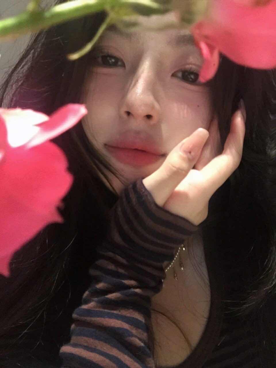 美女图片微信头像侧脸_美女头像真人