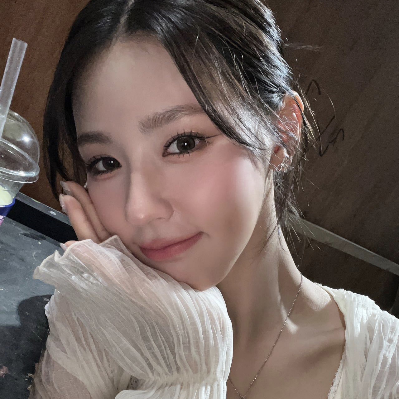 美女时尚街拍_美女高雅造型