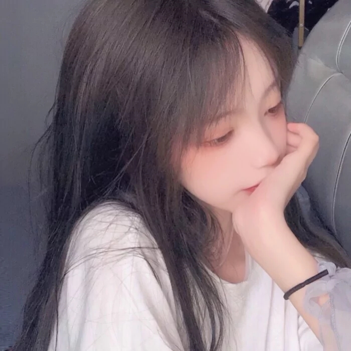 美女时尚街拍_美女头像真人甜美