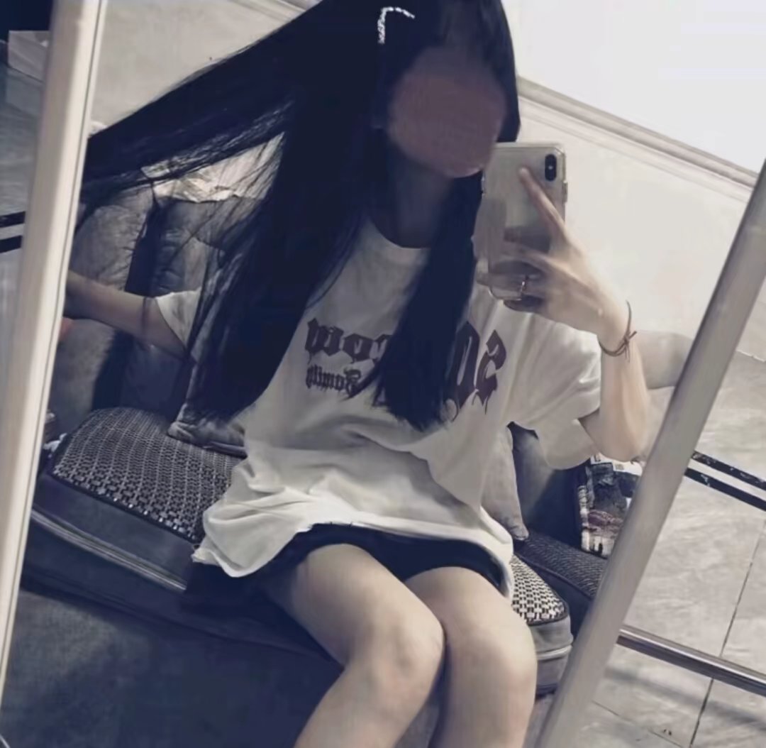 美女自拍背影微信头像_美女头像真人很吸引人