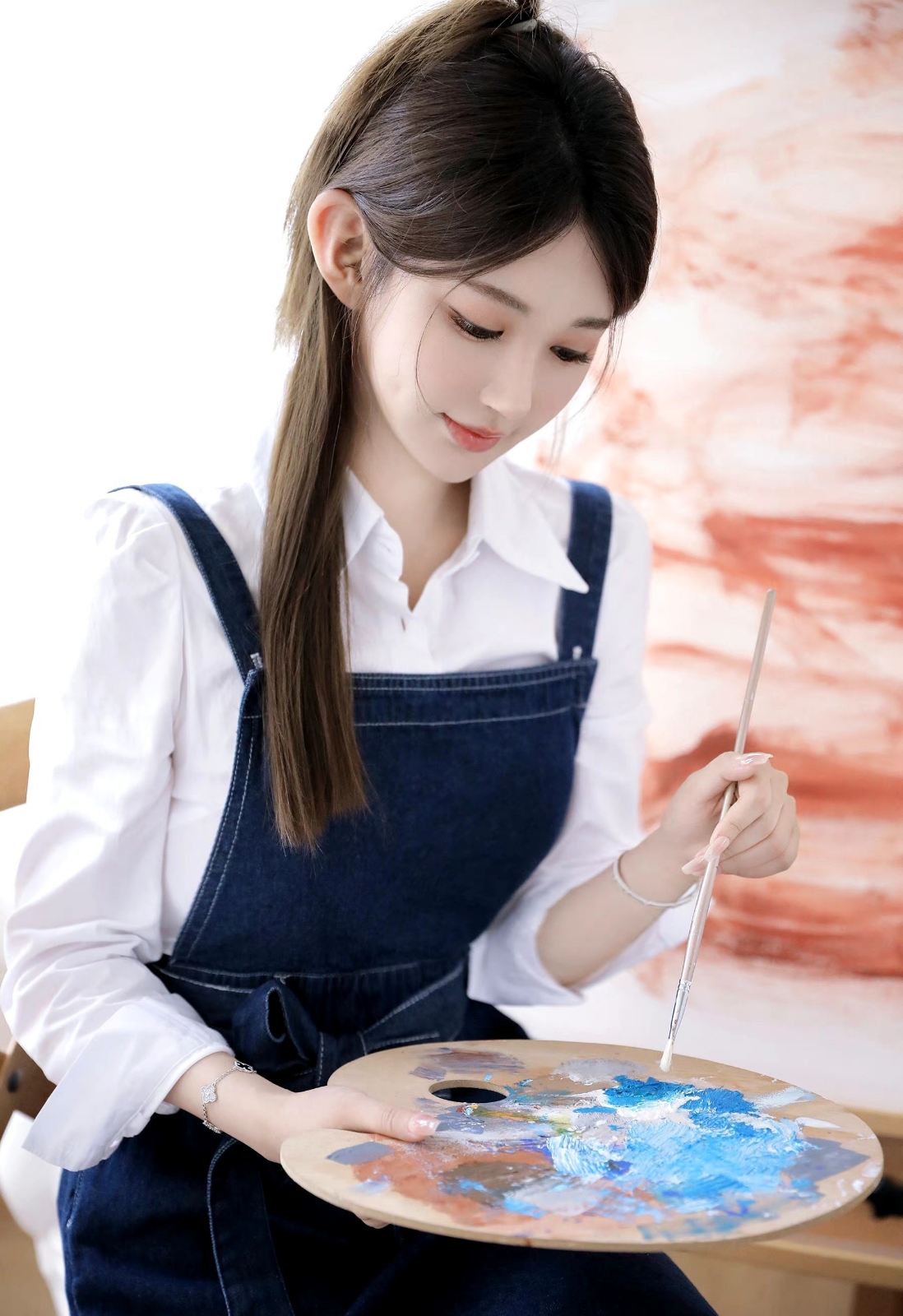 美女头像真人背影_美女热舞