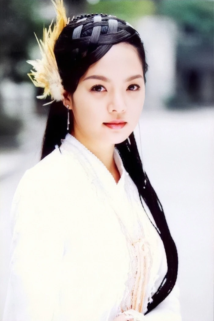 美女热舞_美女壁纸图片2025最新款