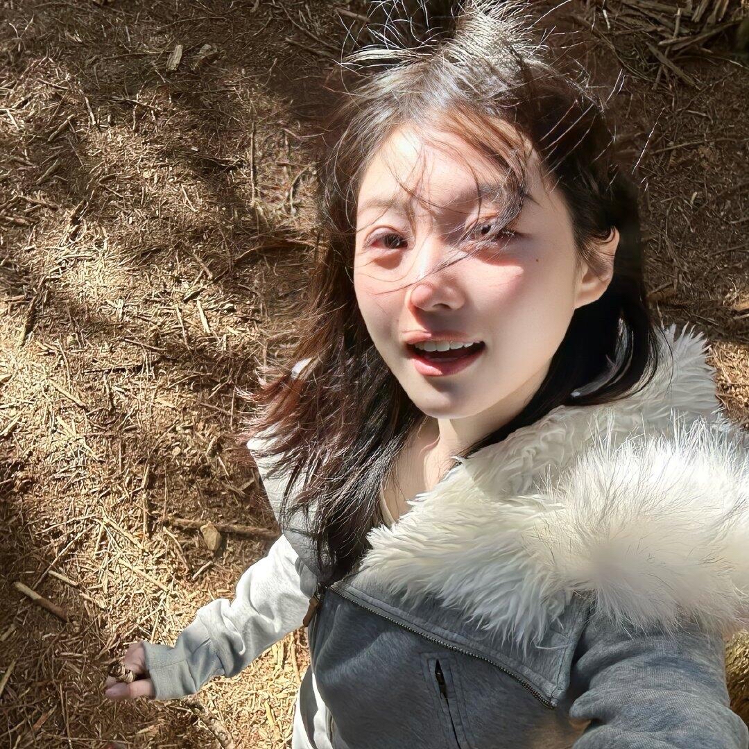 血泪之恶魔女孩儿_美女时尚街拍