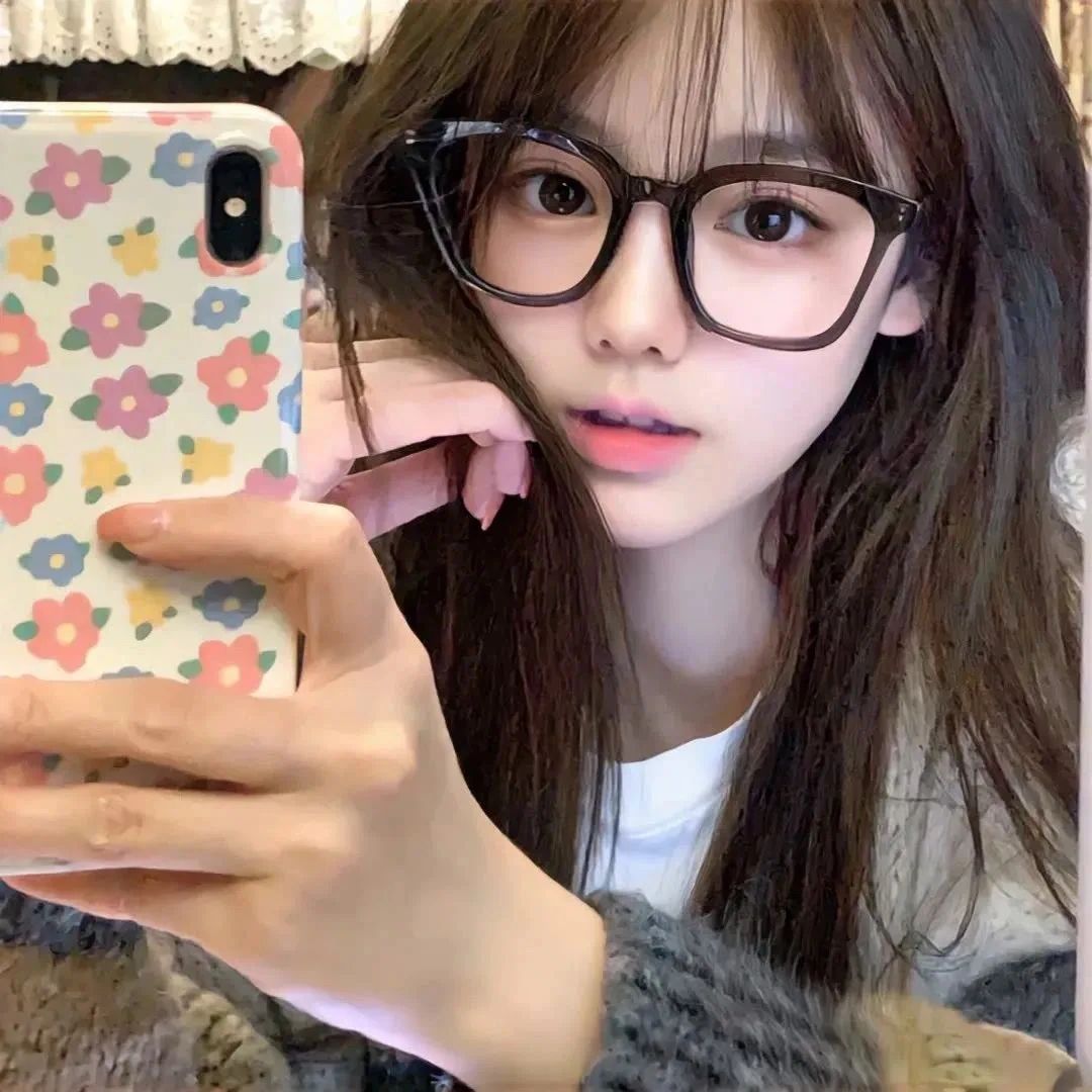 美女头像真人背影_美女头像真人头像高清可爱
